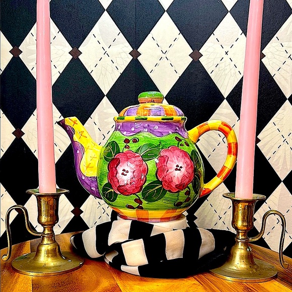 Milson & Louis Hand-Painted Ceramic Teapot – Whimsical Floral Design - Picture 14 of 14